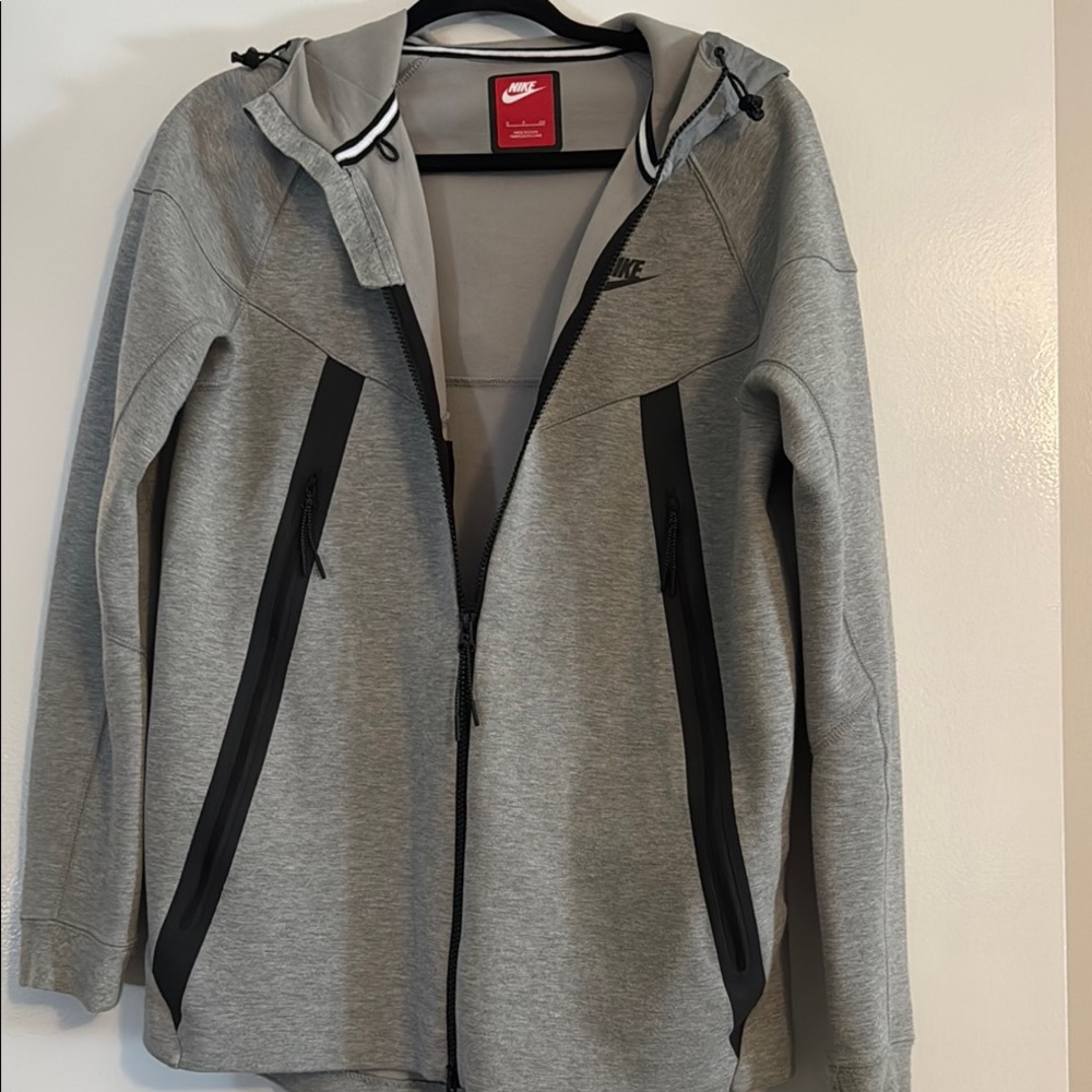 Nike Men's Gray zip front